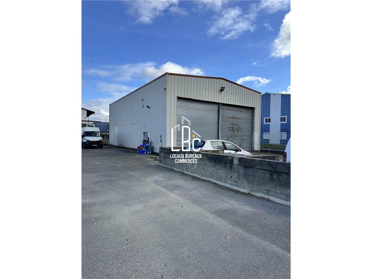 Location local 240.00 m² à Carquefou