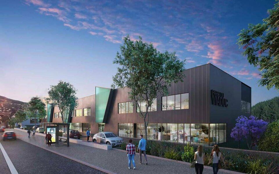 Location local commercial 3267.8 m² divisibles à partir de 93 m²