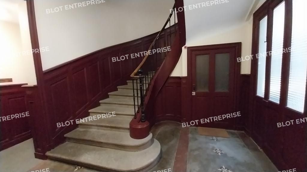 Location bureaux 147 m² non divisibles