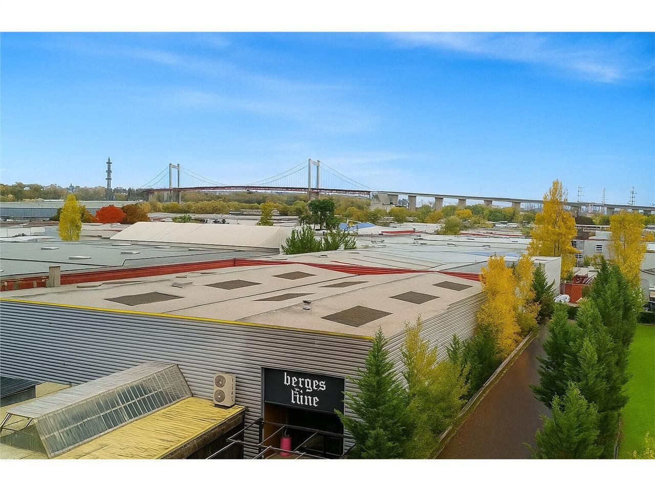 Vente local commercial 750.00 m² à BORDEAUX