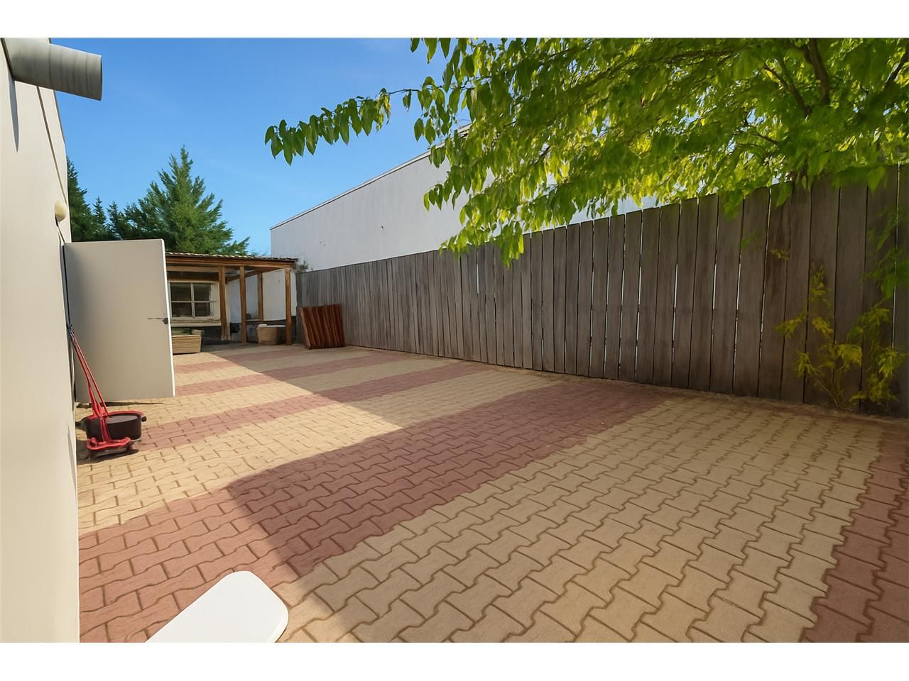 Vente local commercial 950.00 m² à BORDEAUX