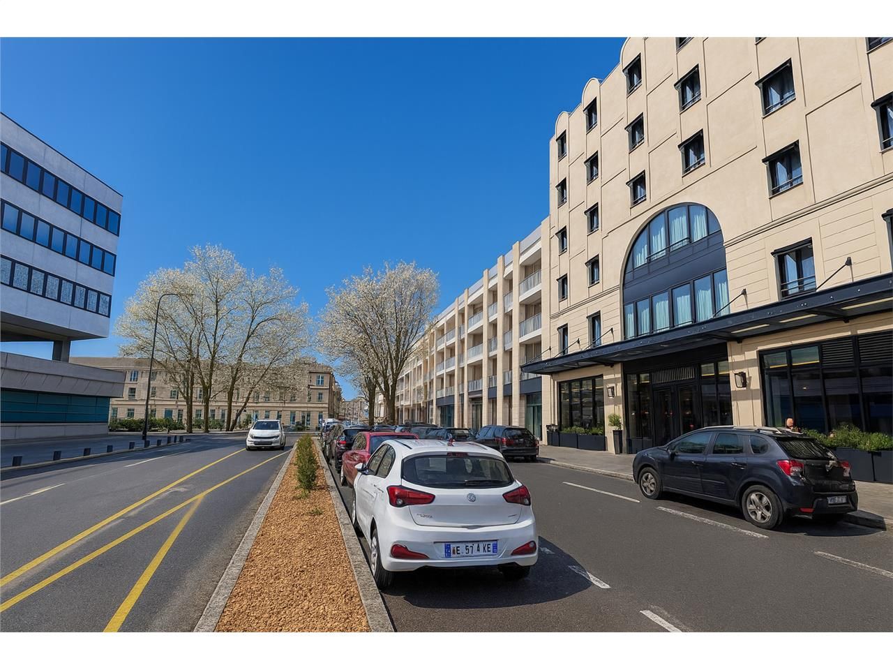 Vente local commercial 120.00 m² à BORDEAUX