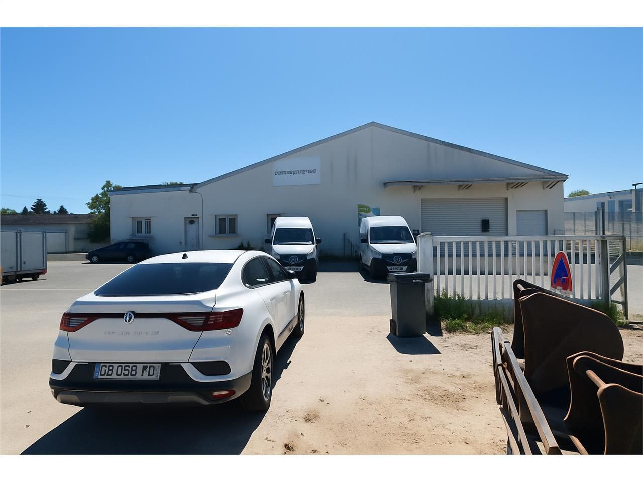 Vente local 800.00 m² à SAINTE EULALIE