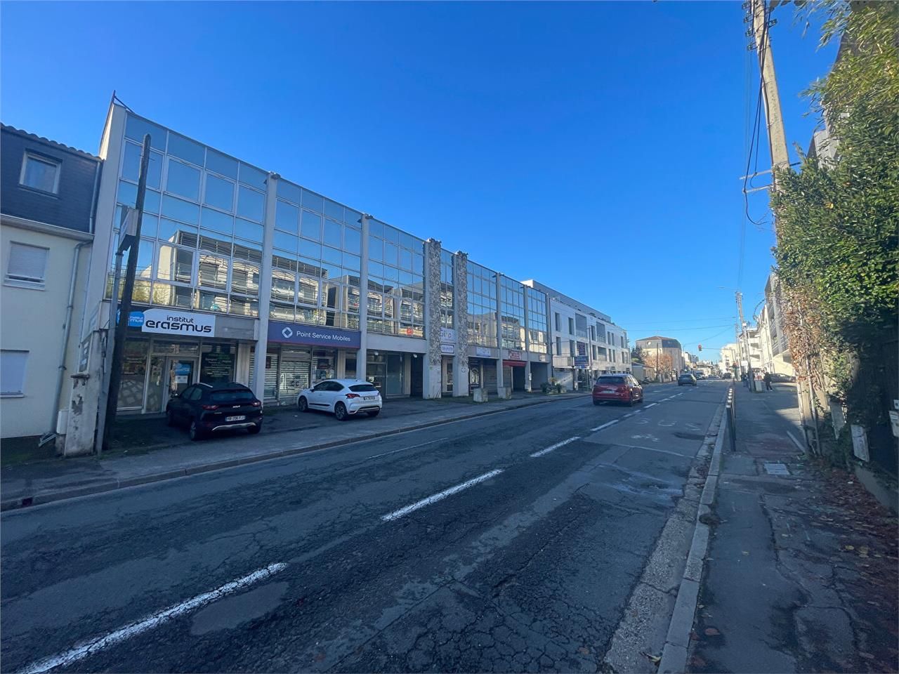 Vente local commercial 470.00 m² à MERIGNAC