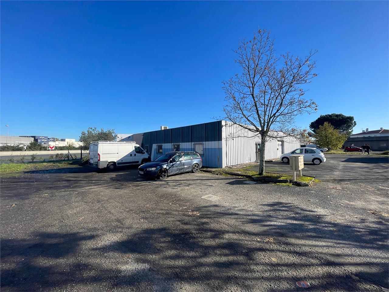 Vente local 550.00 m² à BRUGES