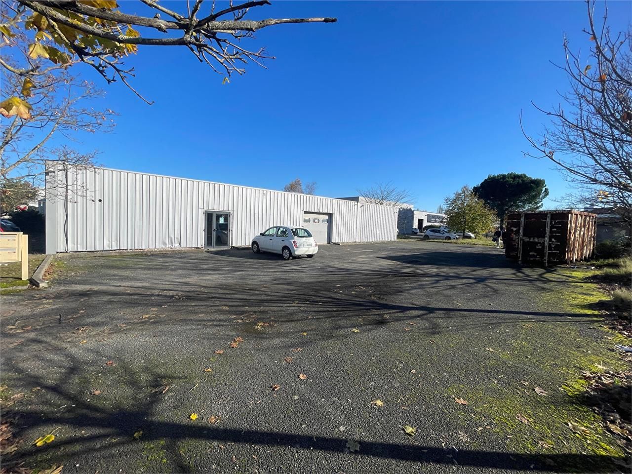 Vente local 550.00 m² à BRUGES