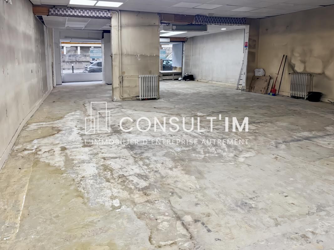 Location local commercial 180 m² non divisibles
