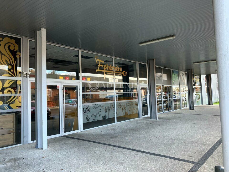 Location local commercial 200 m² non divisibles