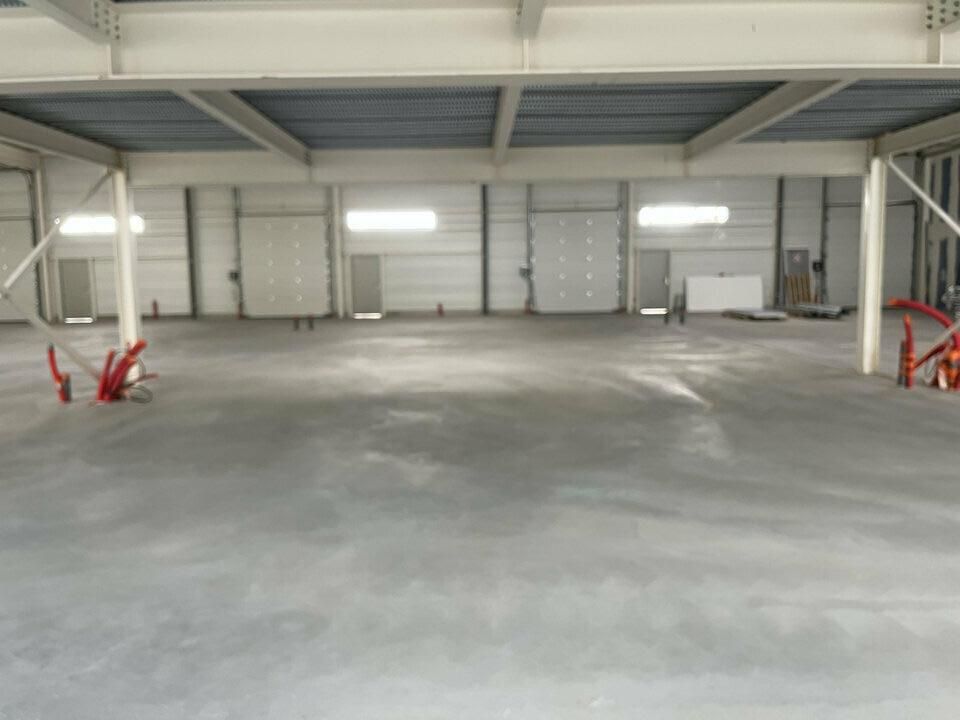 Location local d''activites 258 m² non divisibles