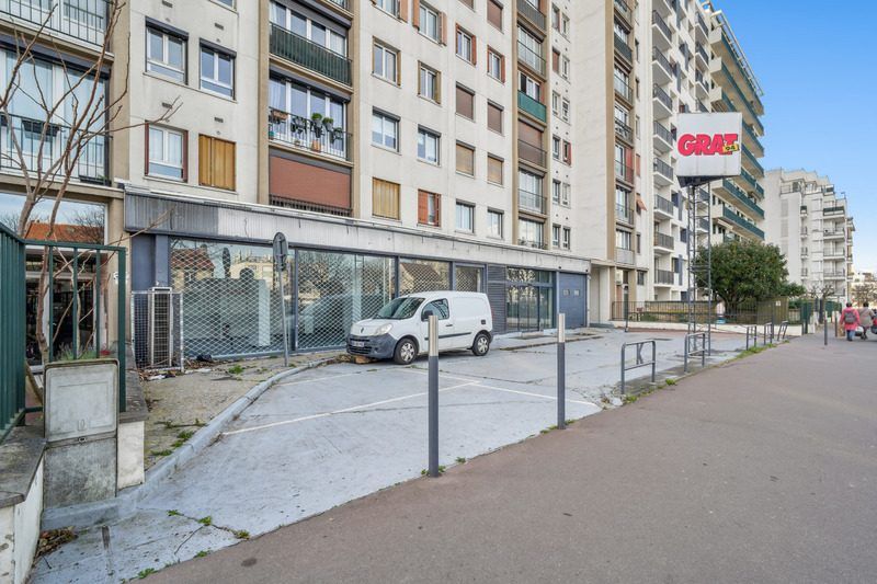 Location local commercial 147 m² à Villejuif