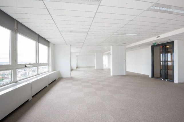 Location bureaux 3301 m² divisibles à partir de 250 m²