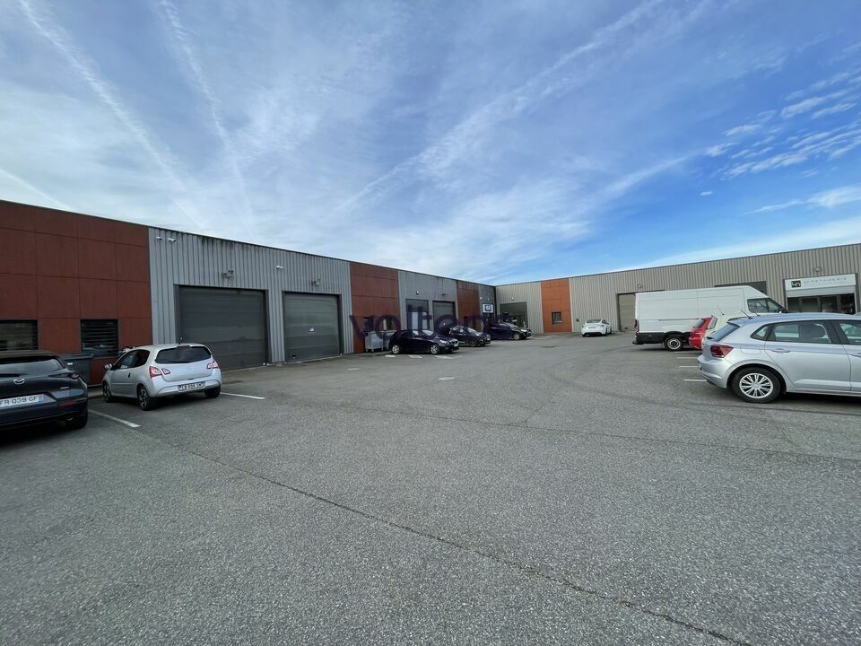 Location local d''activites 1021 m² non divisibles