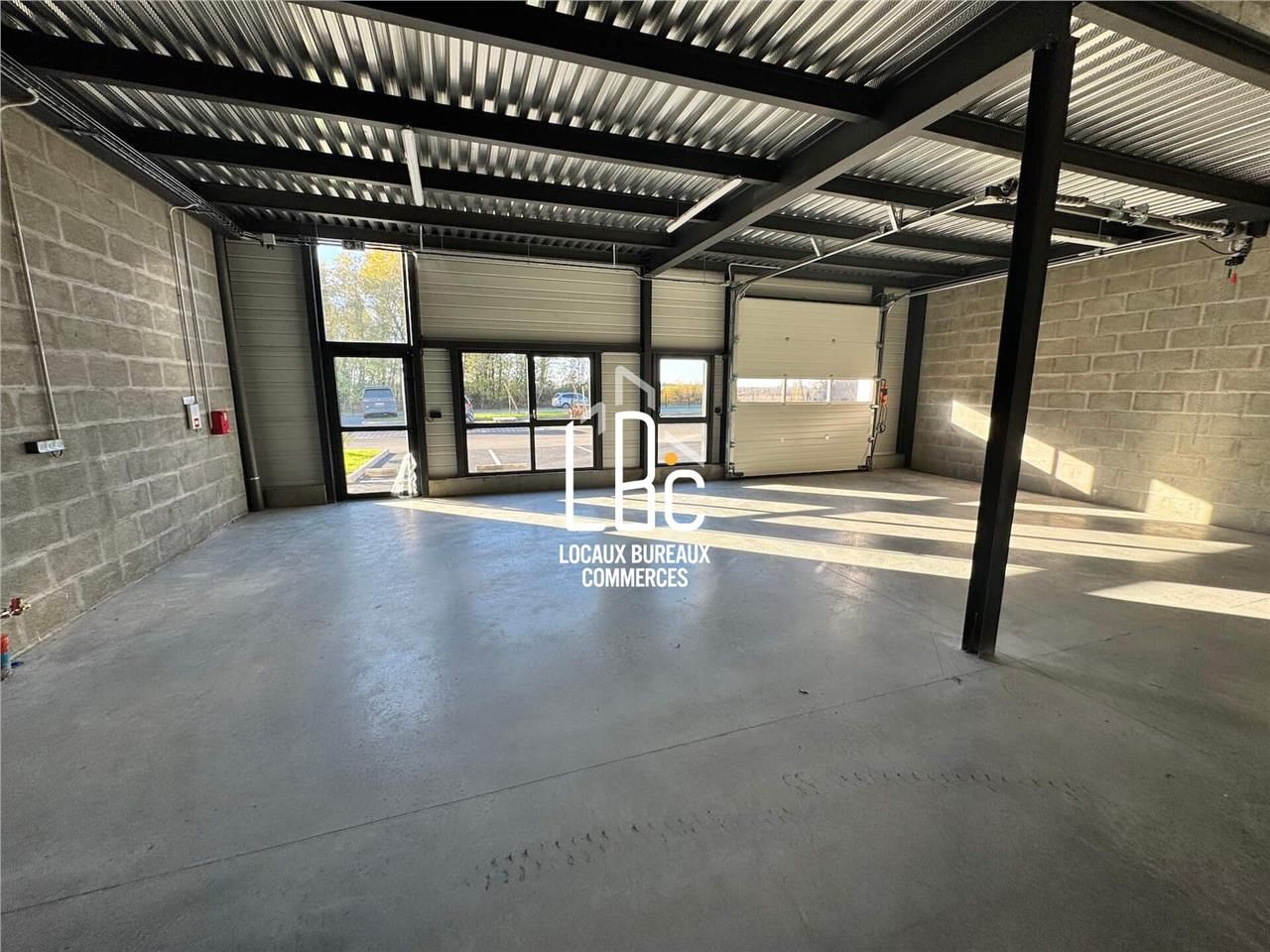 Vente local 763.40 m² à Basse-Goulaine