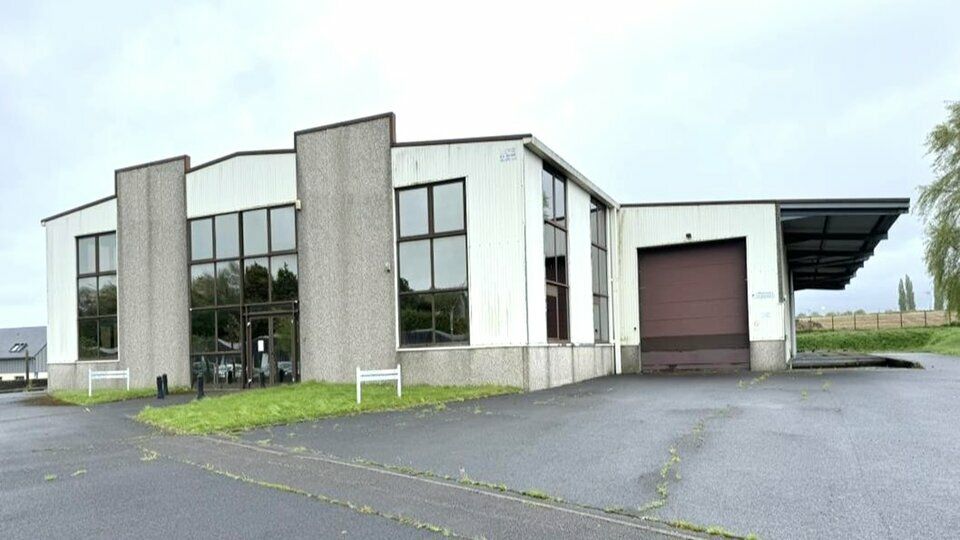 Vente local d''activites 1550 m² non divisibles