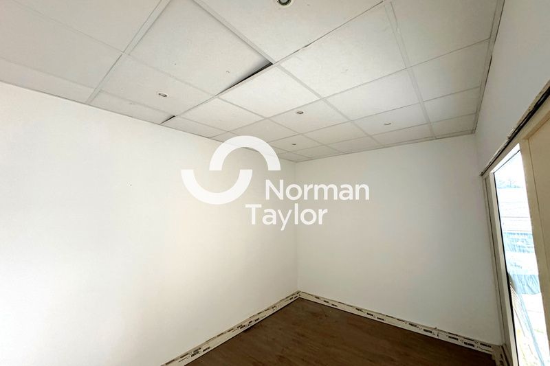 Local d'activité de 90m2 à louer - Lunel