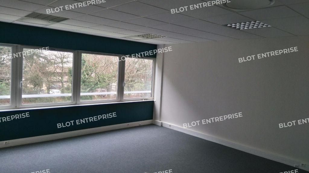 Location bureaux 110 m² non divisibles
