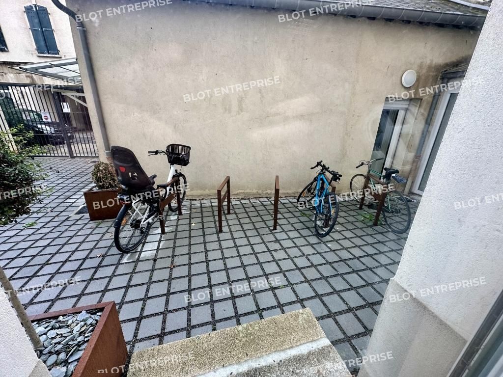 Location bureaux 120 m² non divisibles