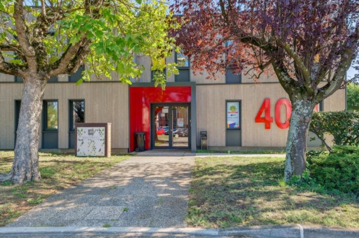 Location bureaux 6344 m² à Vénissieux