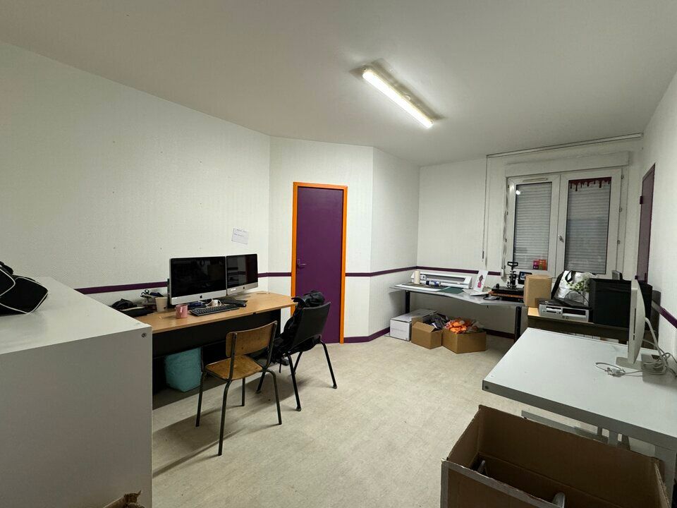 Location local commercial 161 m² non divisibles