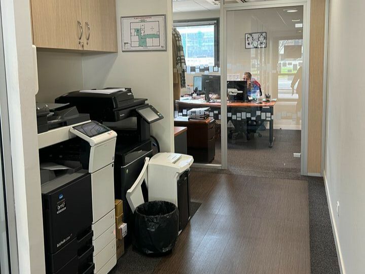 TOURS CENTRE GARE BUREAUX A VENDRE 173 M² AVEC 6 PARKINGS PRIVATIFS