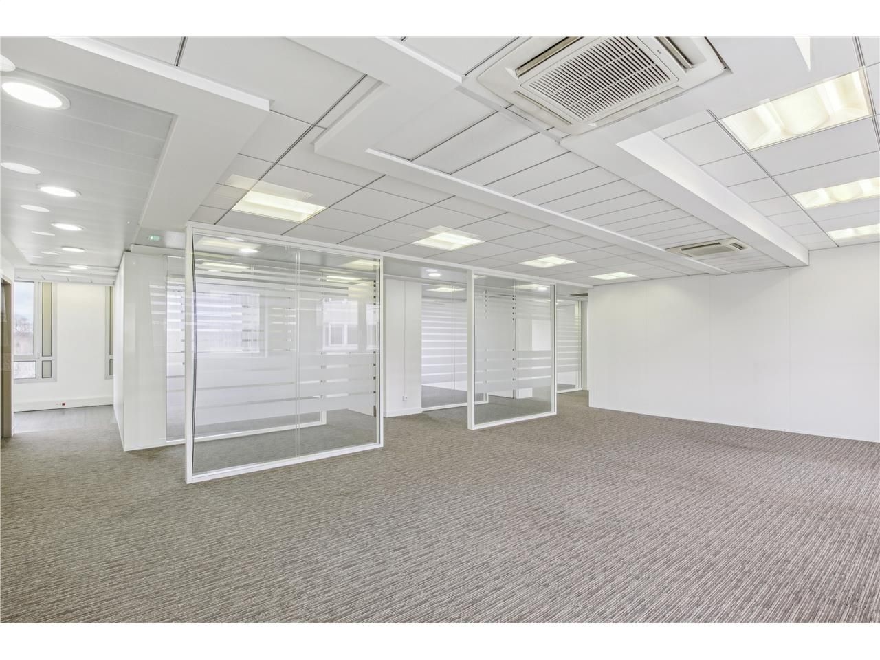 Location bureaux 814 m² non divisibles