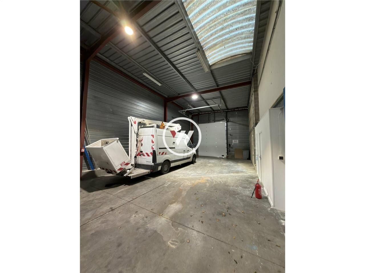 Location local d''activites 450 m² non divisibles