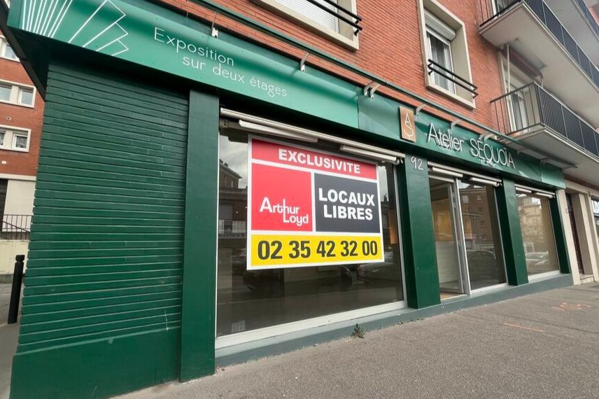 Location local commercial 121 m² non divisibles