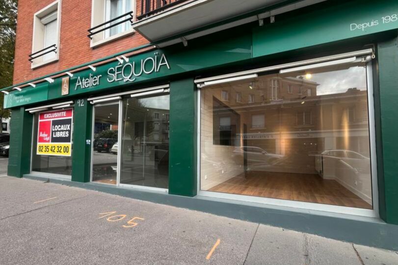 A LOUER - LOCAL COMMERCIAL 121 m2