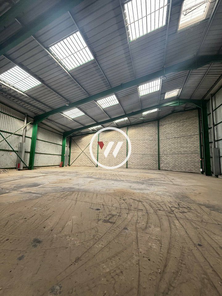 Location entrepot 2000 m² non divisibles