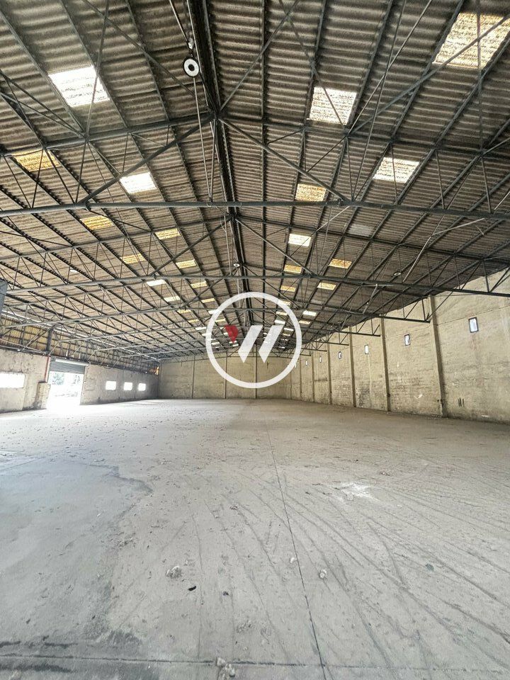 ENTREPÔT + SHOWROOM A LOUER !