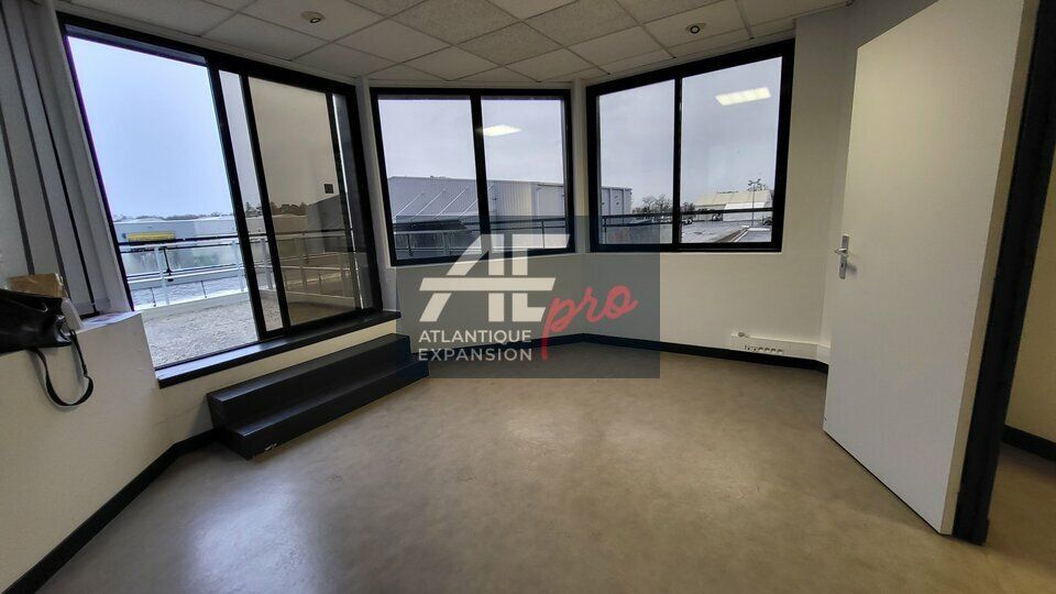 Location bureaux 141 m² non divisibles