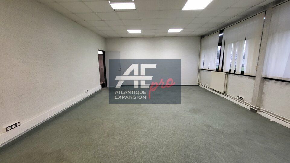 A LOUER BUREAU AVEC TERRASSE