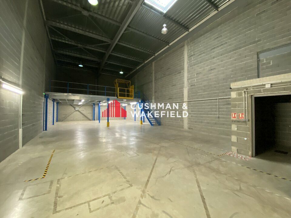 LOCAUX D'ACTIVITES<br/>A LOUER <br/>PARC AERONAITIQUE COLOMIERS