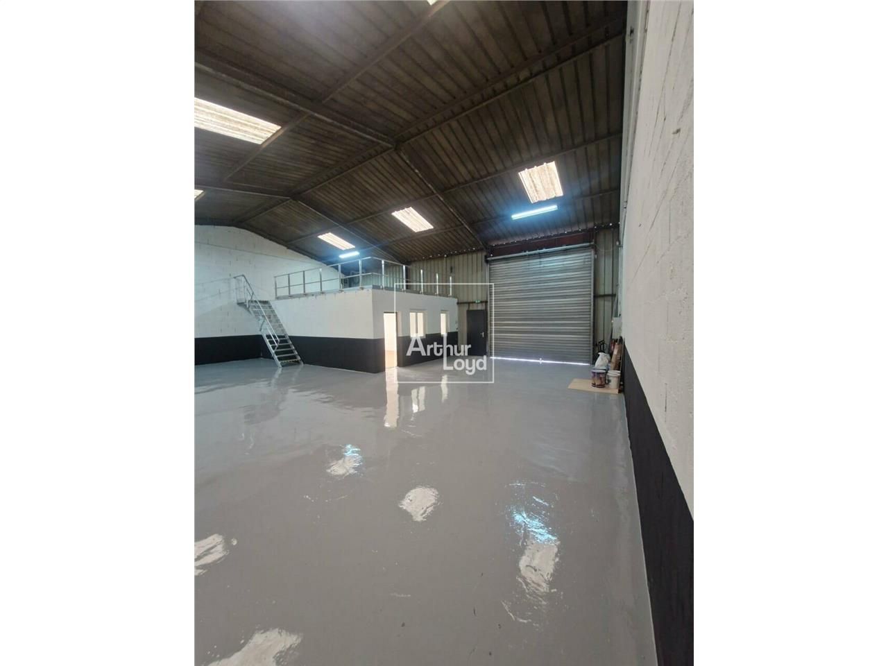 Location entrepot 170 m² non divisibles