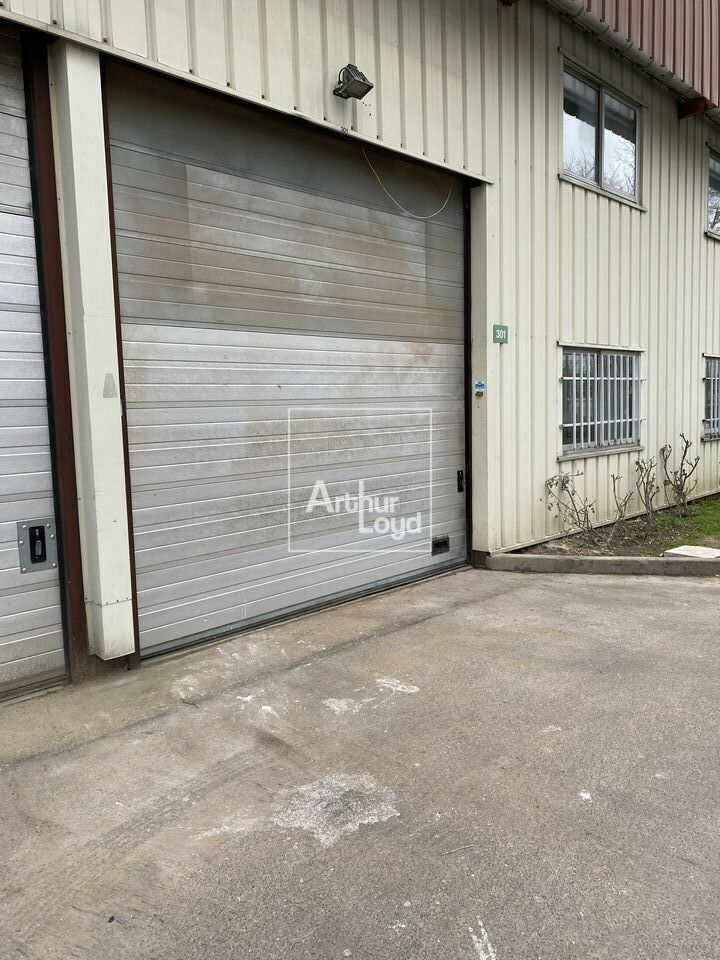 Location local d''activites 140 m² non divisibles