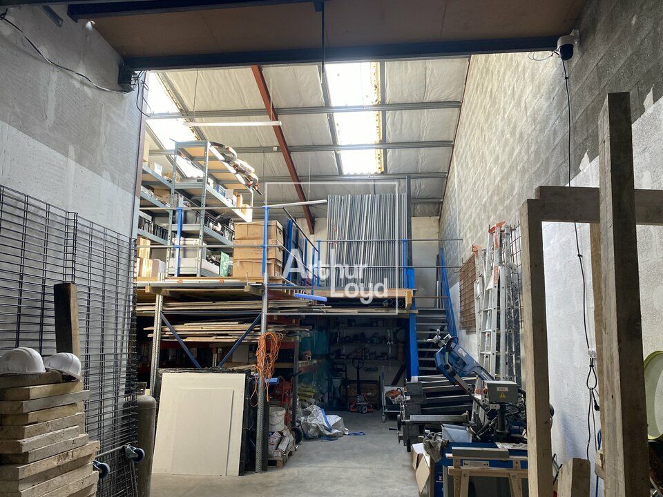 PETIT ENTREPOT LISSES A LOUER