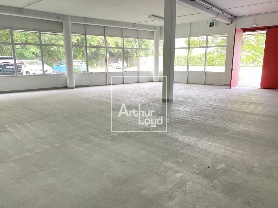 LOCAL D'ACTIVITE EN RDC A LOUER TIGERY