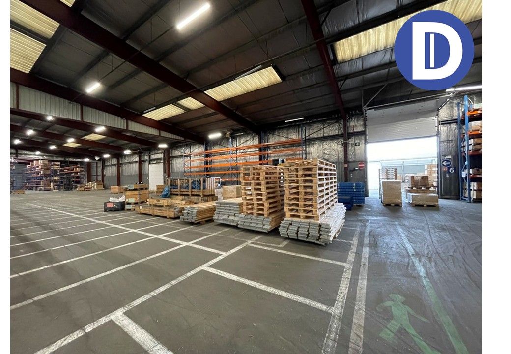 Location activites 5890.00 m² non divisibles