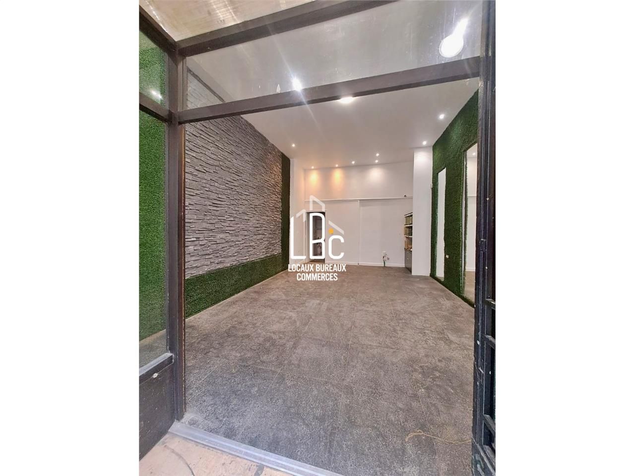 Location local commercial 35.23 m² à Nantes