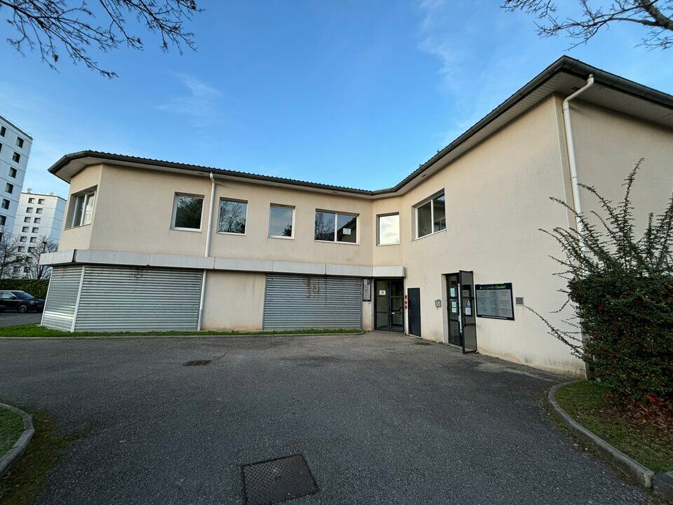 Location bureaux 97.6 m² non divisibles