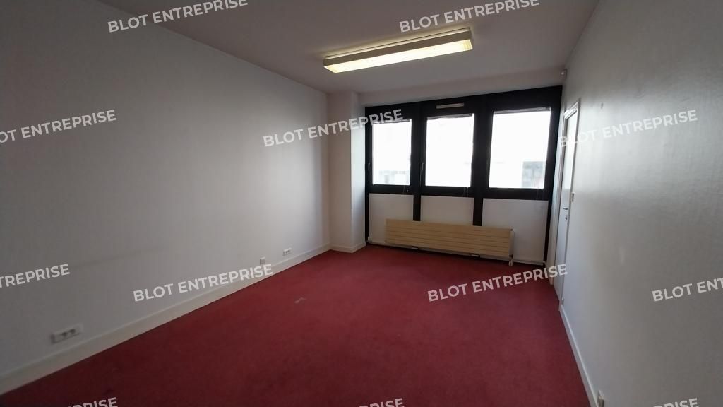 Location bureaux 126 m² non divisibles