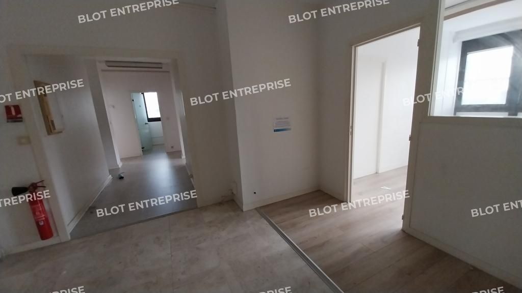 Location bureaux 126 m² non divisibles