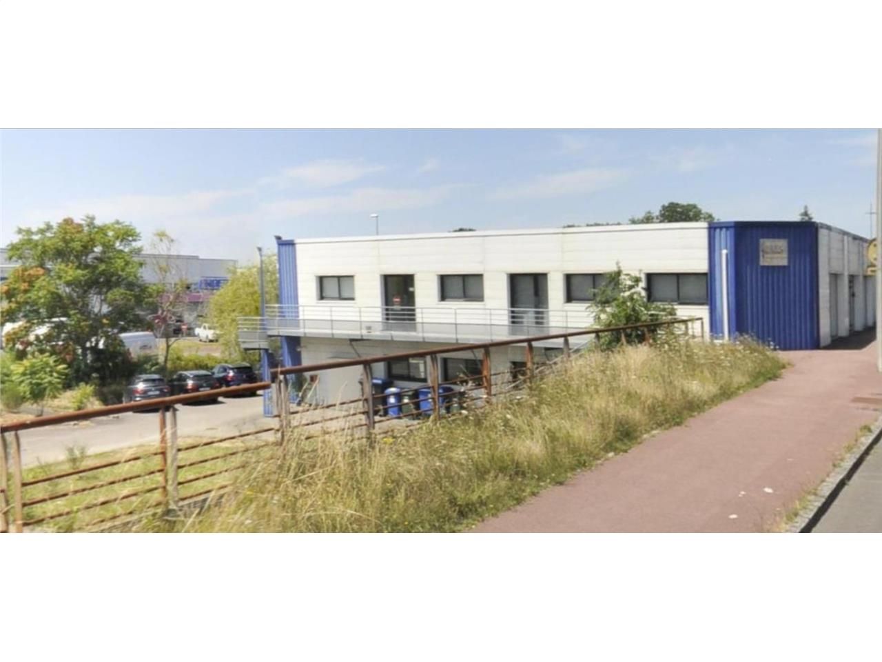 a vendre - limoges secteur chenieux - bureaux de 825 m²  avec parking