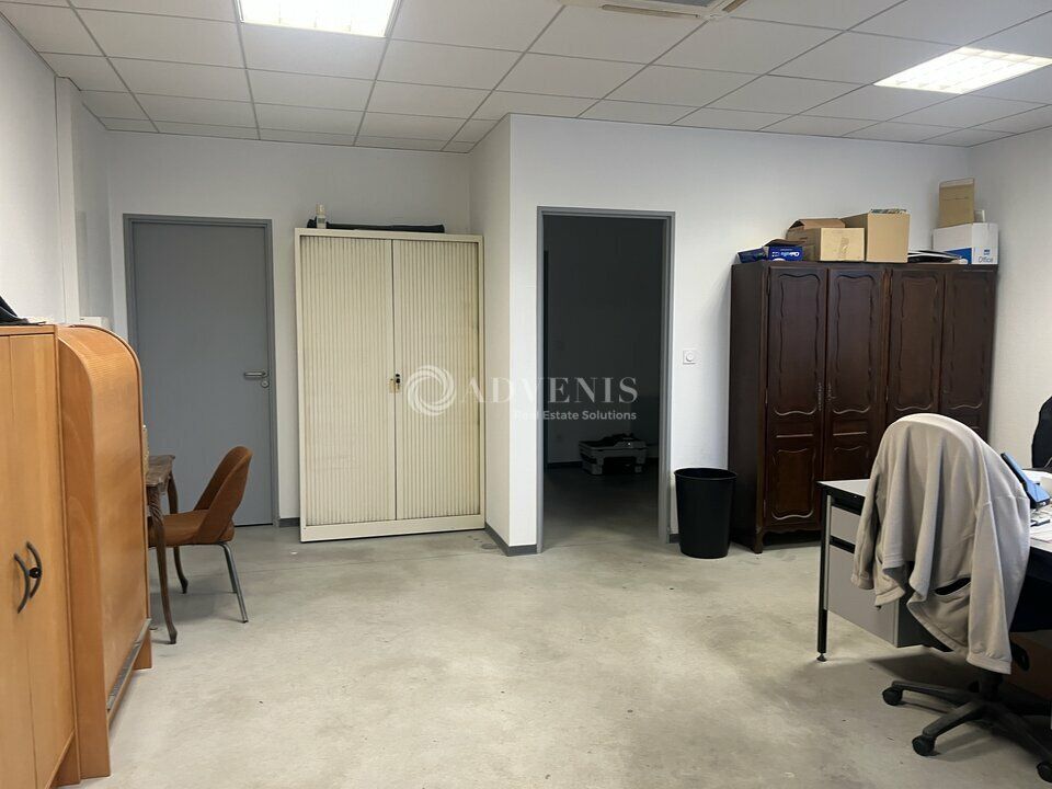 Hall d'activité avec bureaux et atelier à louer - Parc des nations - Benfeld