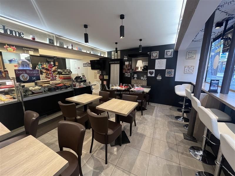 A LOUER LOCAL COMMERCIAL DE 140 M²