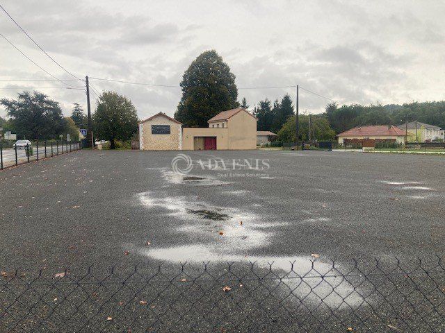 A VENDRE BATIMENT COMMERCIALE OU D'ACTIVITES DE 350M² ENVIRON