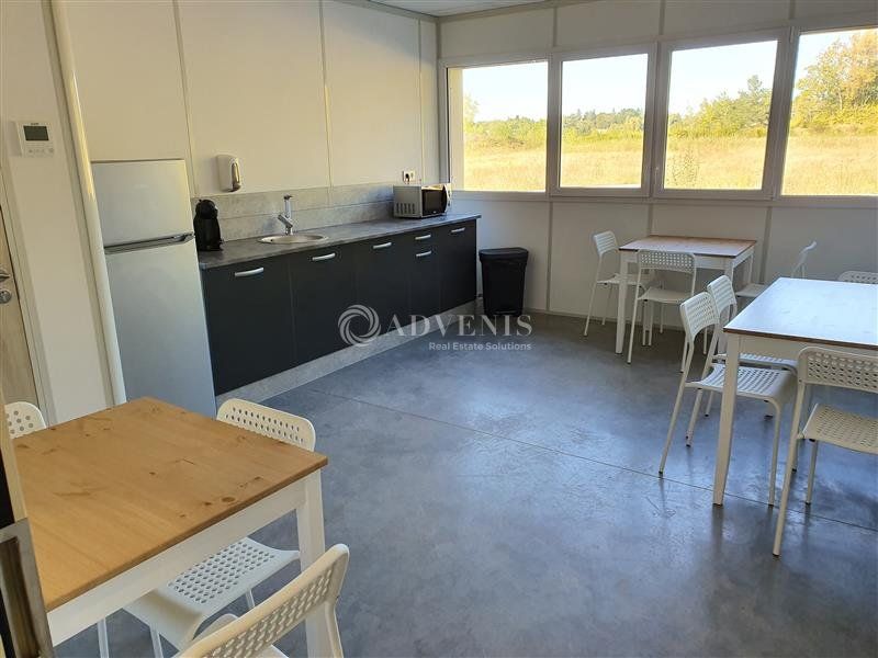 ENSEMBLE DE BUREAUX COMMERCIAUX A LA LOCATION DE 170 M² ENV