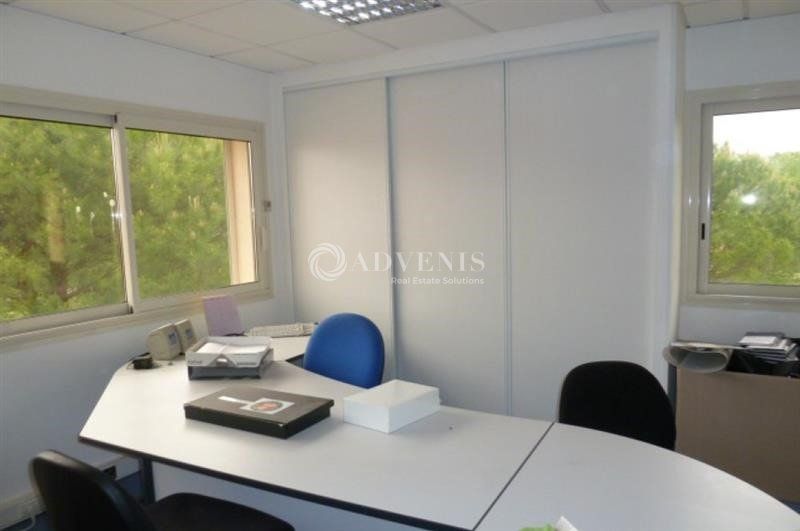 Local de 700m² sur un terrain de 7600m²