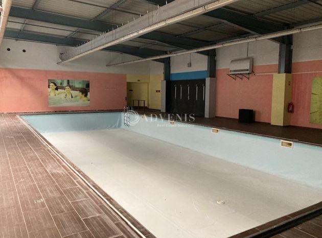 A LOUER LOCAL COMMERCIAL DE 1030 M² ENVIRON