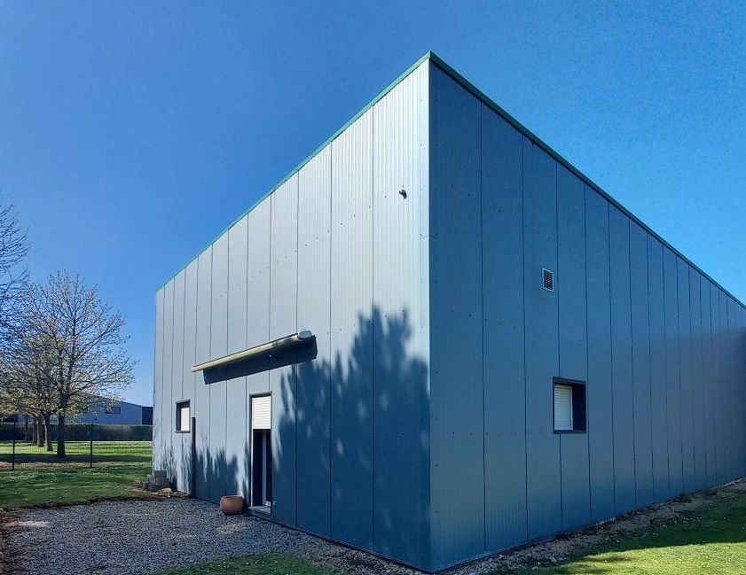 Location local d''activites 204 m² non divisibles